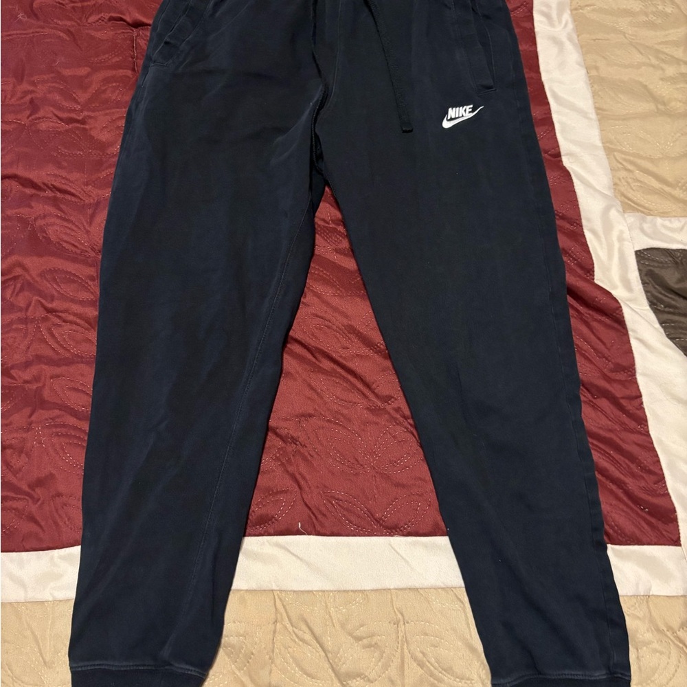 Nike Men’s Black Jogger Pants - size: small